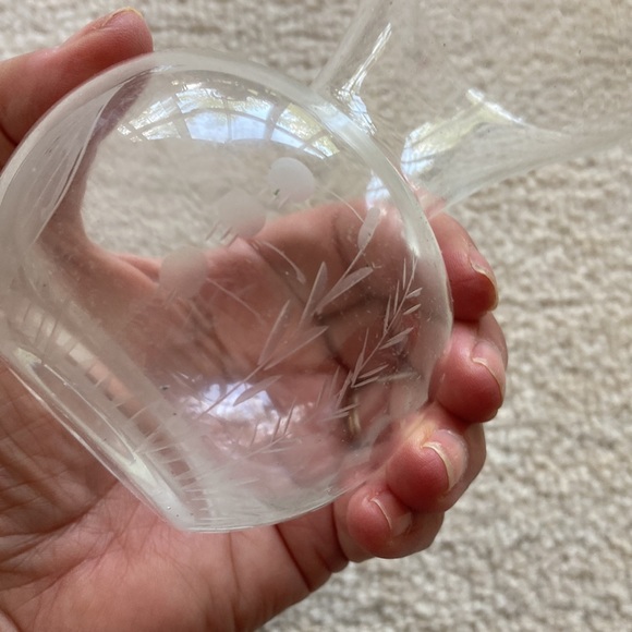 Thin European crystal small bud vase etched lily of valley - Picture 6 of 6